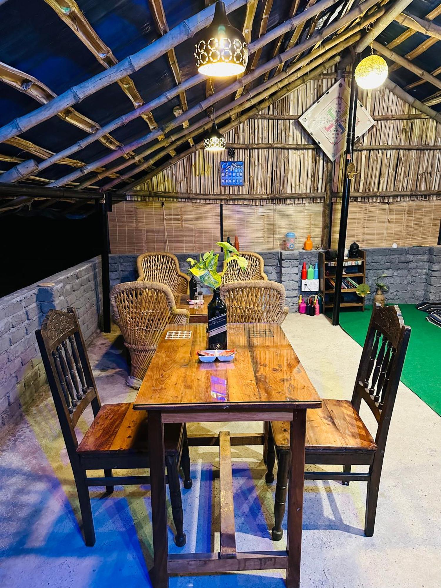 Хостел Dreamwoods A Travellers Farm Дармсала Екстер'єр фото